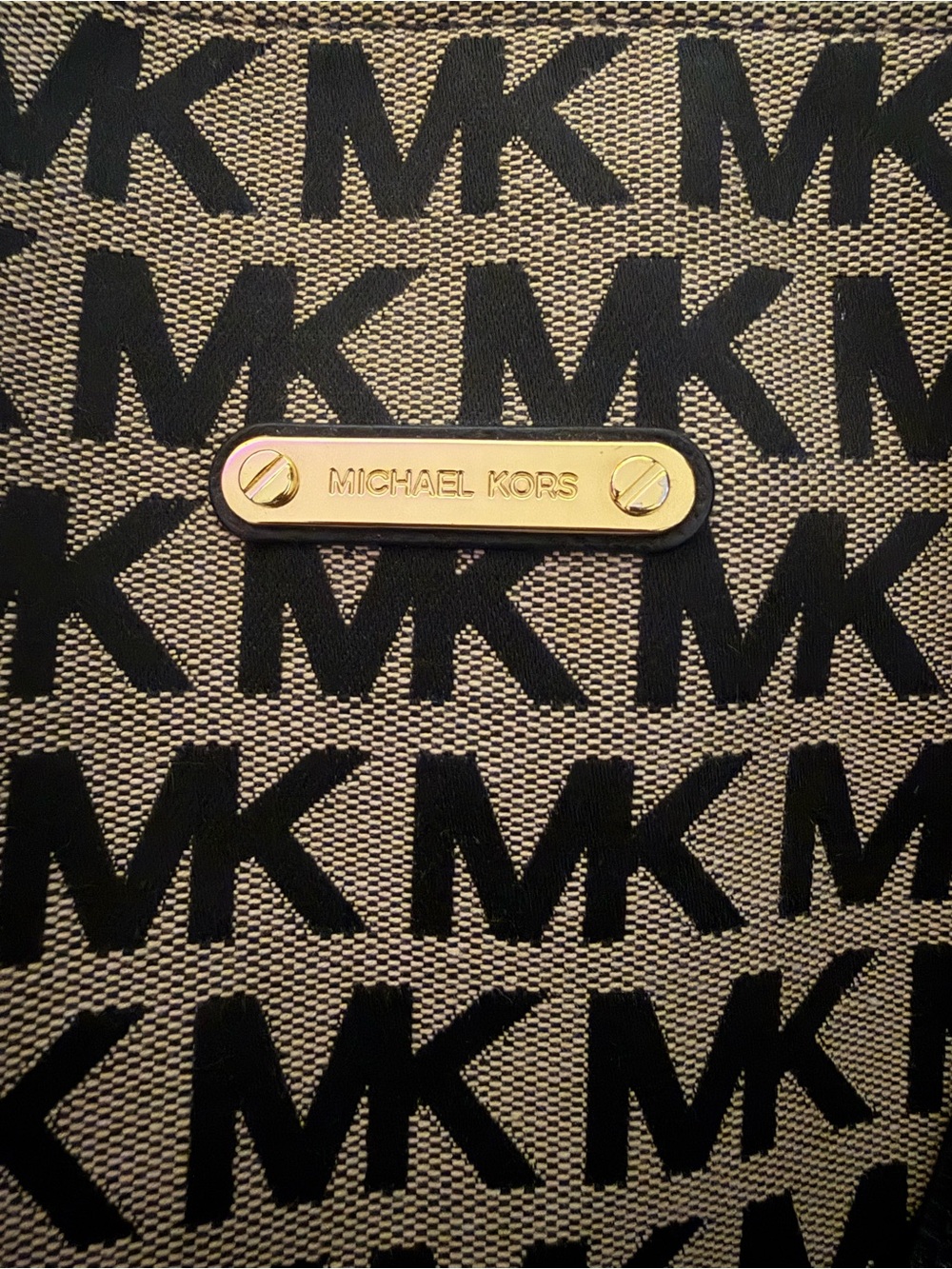 Micheal kors jet set signature monogram top zip tote